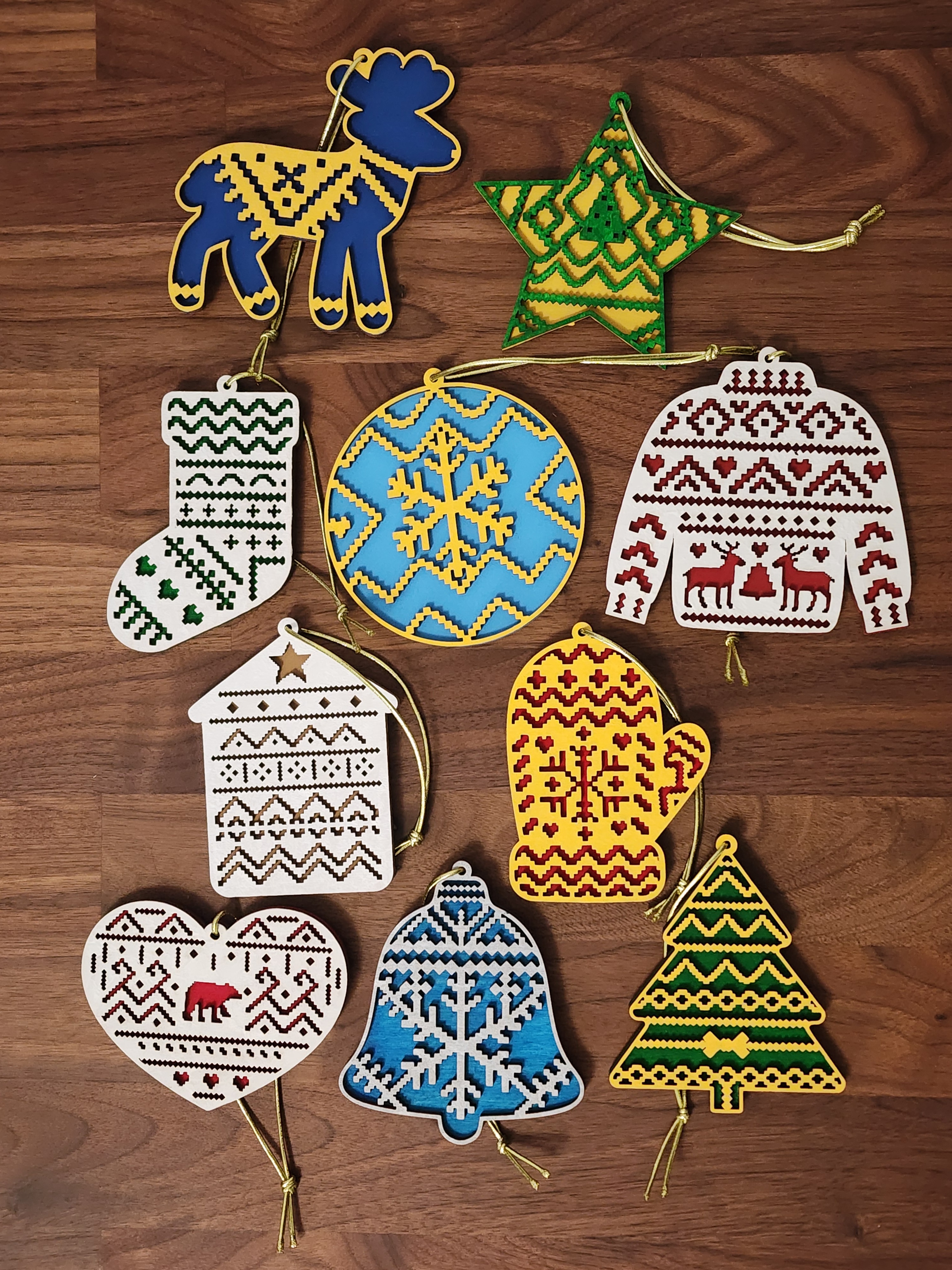 New Pixel Christmas Ornament!